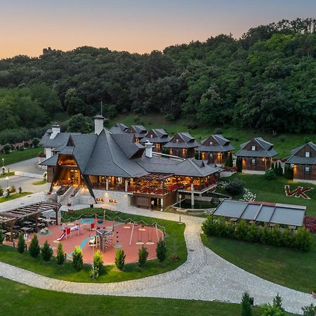 Hotel Etno Naselje Vrdnicka Kula Vrdnik Exterior foto