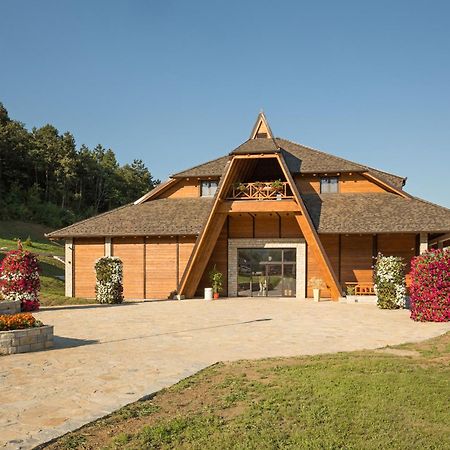 Hotel Etno Naselje Vrdnicka Kula Vrdnik Exterior foto