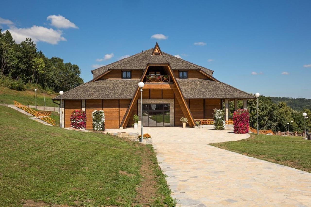 Hotel Etno Naselje Vrdnicka Kula Vrdnik Exterior foto