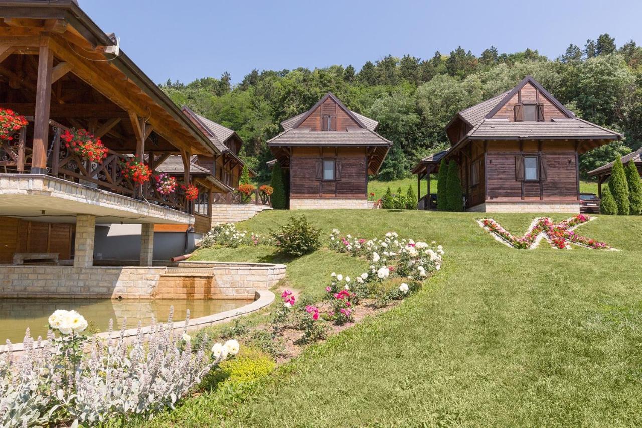 Hotel Etno Naselje Vrdnicka Kula Vrdnik Exterior foto