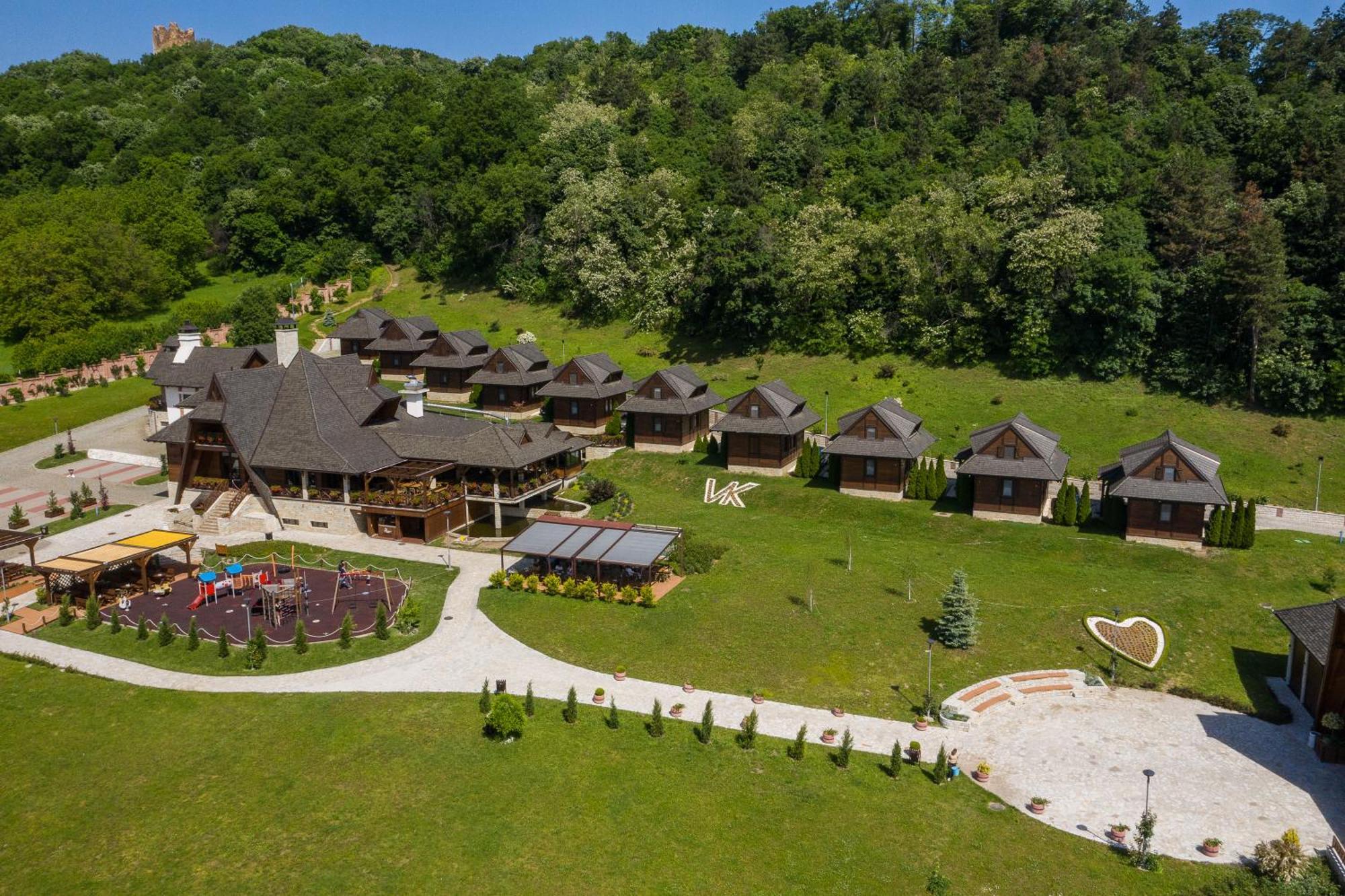 Hotel Etno Naselje Vrdnicka Kula Vrdnik Exterior foto