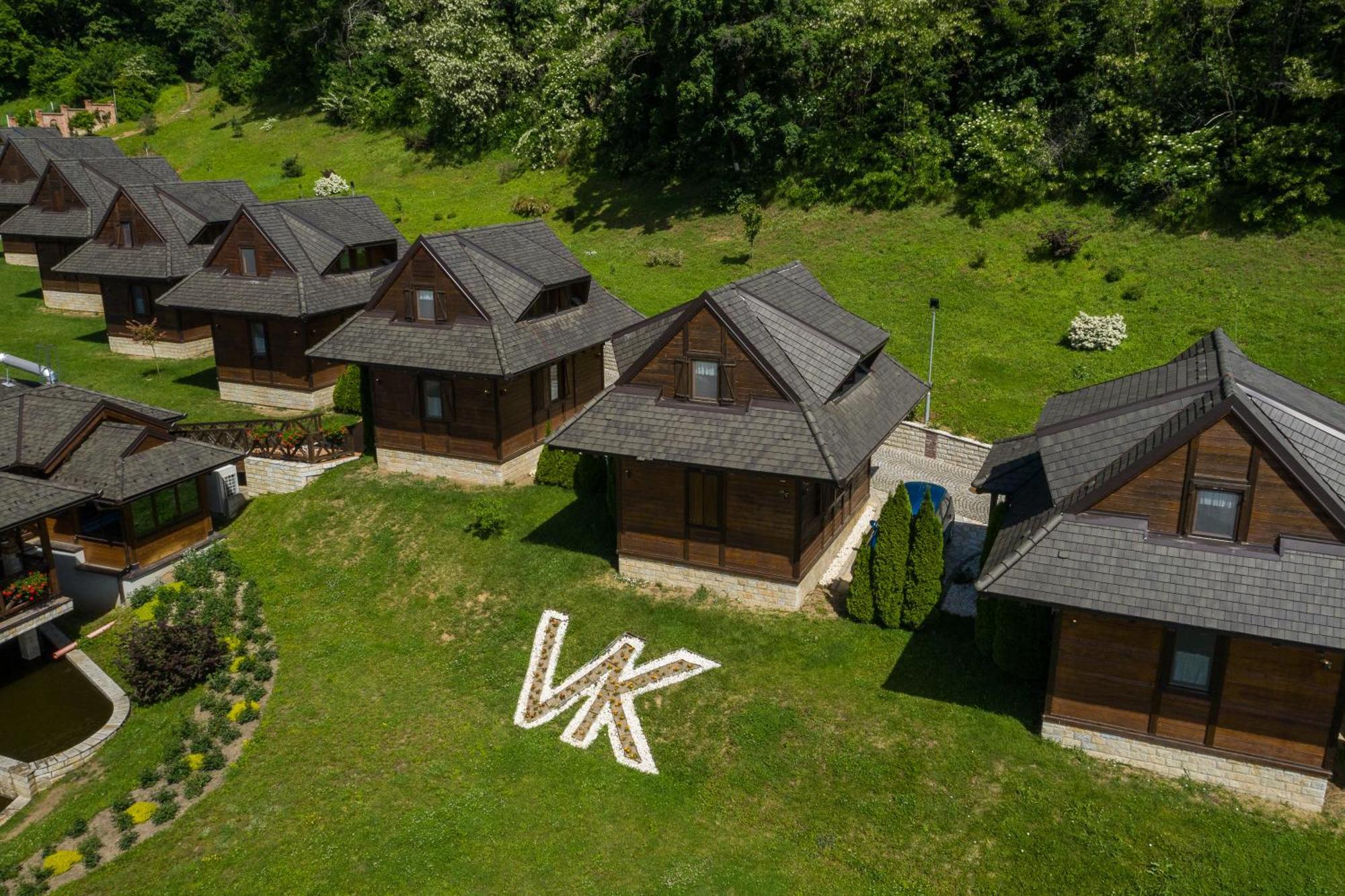 Hotel Etno Naselje Vrdnicka Kula Vrdnik Exterior foto